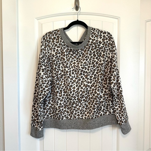 Splendid Tops - COZY soft and supple animal print sweatshirt, beautiful condition size XL